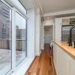 -New- The Rock And Red Luxury Condo